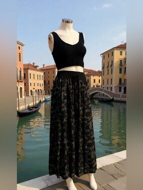 Long flowy Maxi skirt